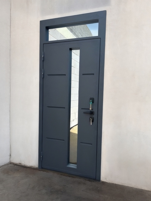 С фрамугой С фрамугой